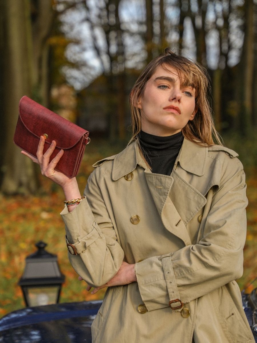 red-leather-clutch-bag-bertille-1960-paul-marius-focus-material-picture-w44-l-r