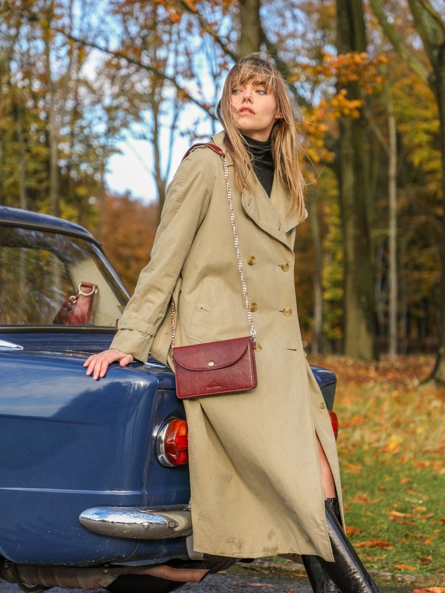 red-leather-clutch-bag-bertille-1960-paul-marius-campaign-picture-w44-l-r