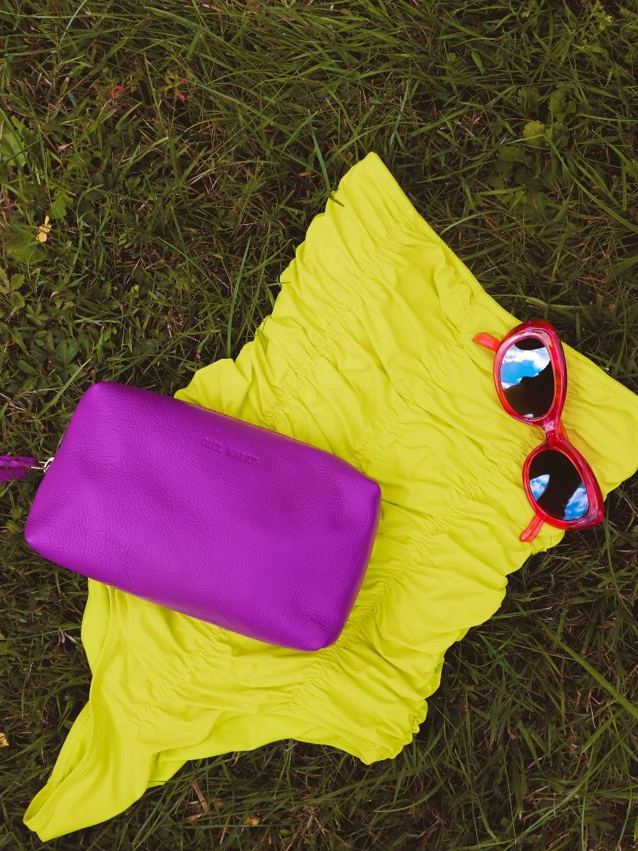 purple-leather-makeup-bag-adele-sorbet-blackcurrant-paul-marius-campaign-picture-m500-sb-p
