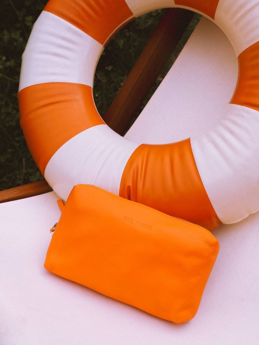 orange-leather-makeup-bag-adele-sorbet-mango-paul-marius-focus-material-picture-m500-sb-o