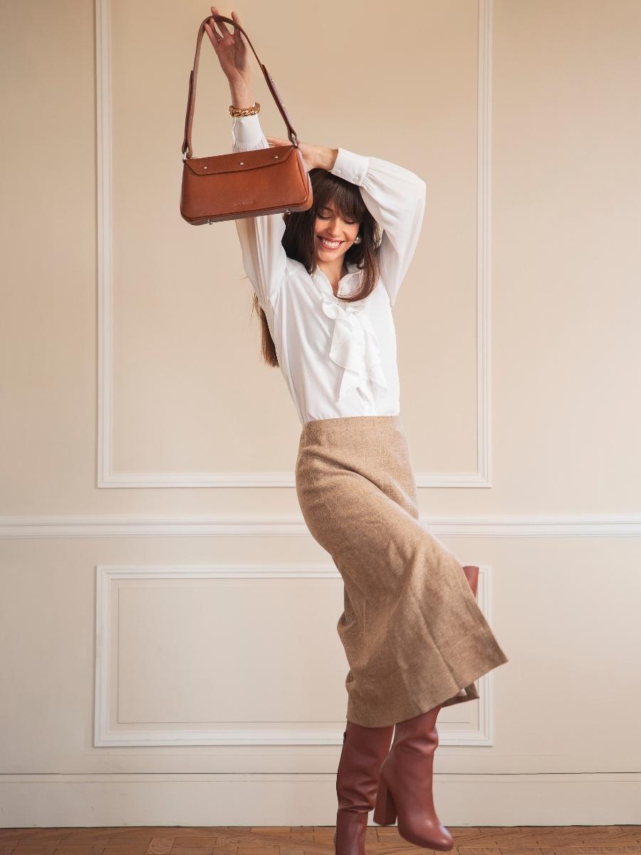 shoulder-bag-billie-light-brown-front-view-w55-l