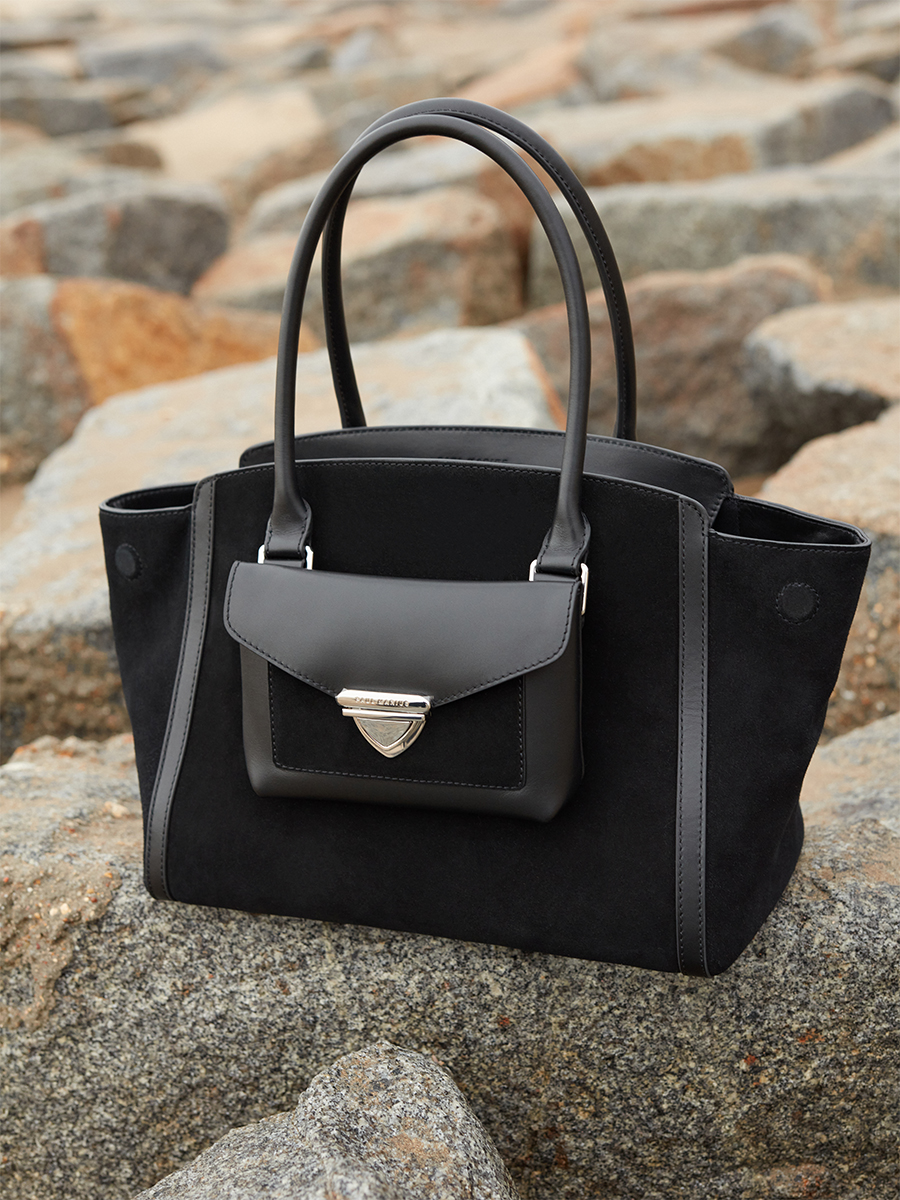 tote-bag-leather-lecaprice-noir-velours-ambient-view-w64m-su-b