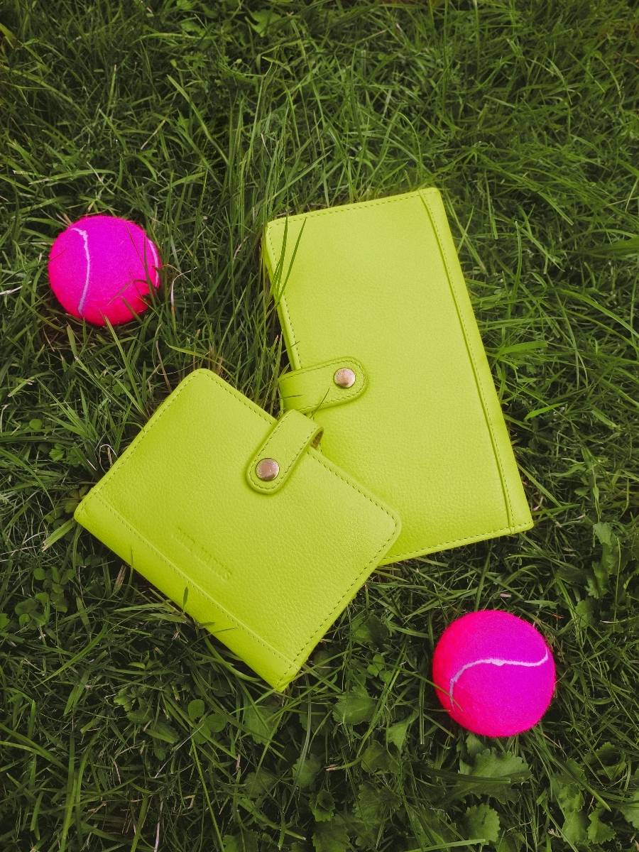 green-leather-wallet-leportefeuille-charlotte-n2-sorbet-apple-paul-marius-campaign-picture-m67-sb-lgr