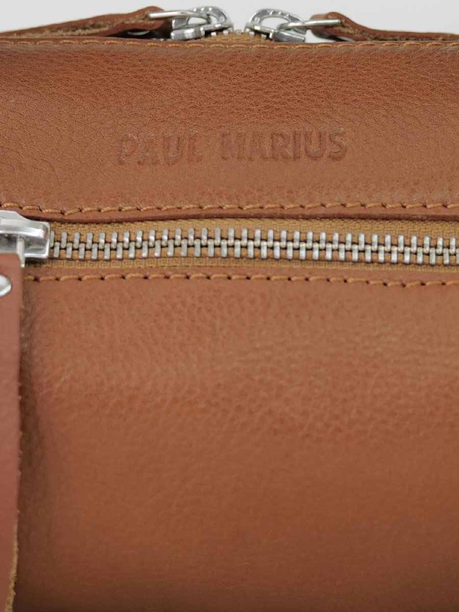 light-brown-leather-shoulder-bag-women-close-up-picture-charlie-light-brown-paul-marius-3760125358185