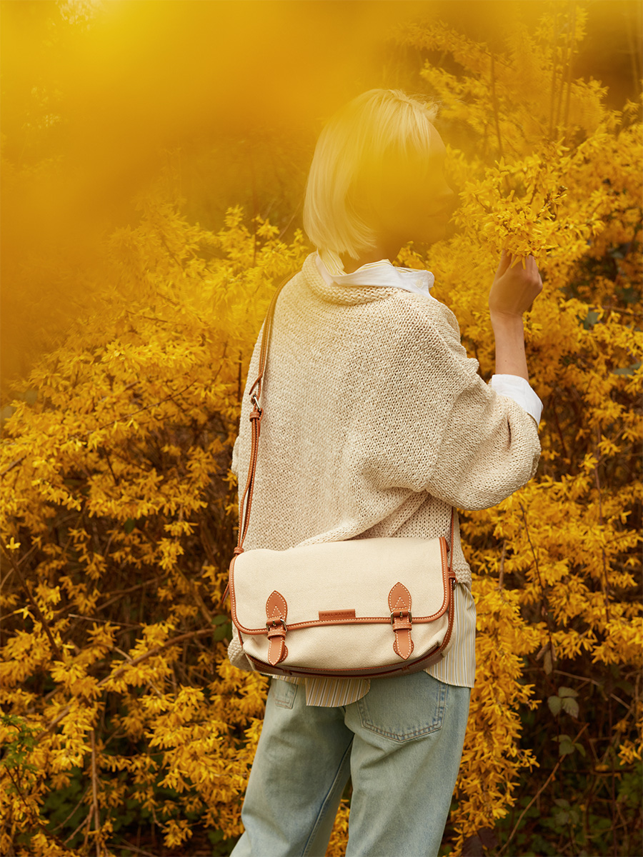 Beige canvas crossbody bag Loulou Escapade  - Beige canvas side view