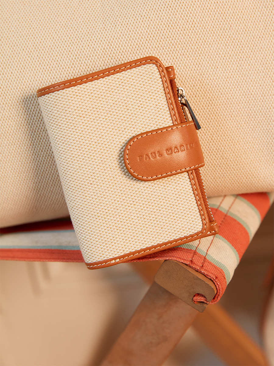 Beige canvas wallet Valentine Escapade - Beige Canvas focus material photo