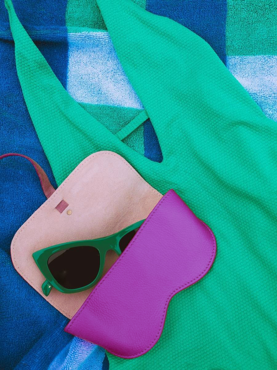purple-leather-glasses-case-letui-a-lunettes-sorbet-blackcurrant-paul-marius-campaign-picture-m49-sb-p