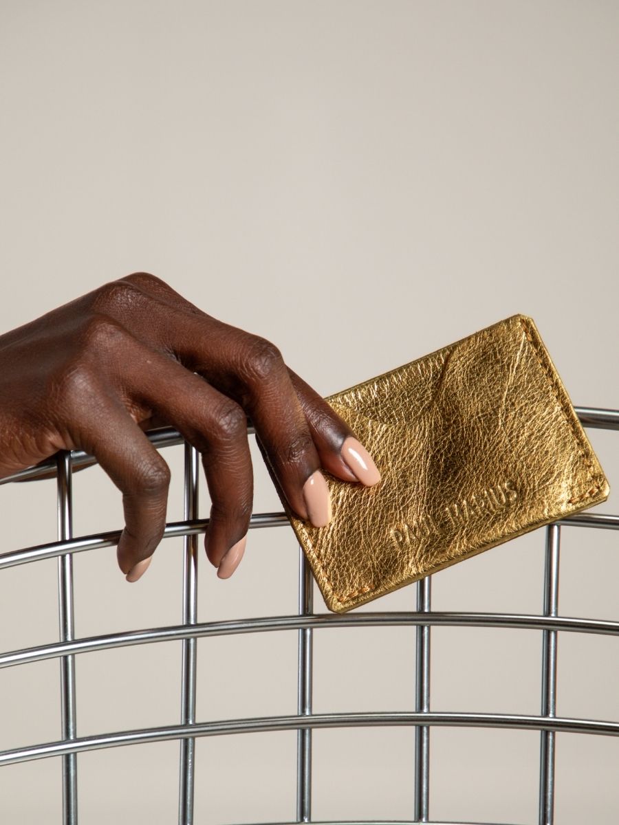 gold-leather-card-holder-leporte-cartes-gabin-bronze-paul-marius-campaign-picture-m55-og