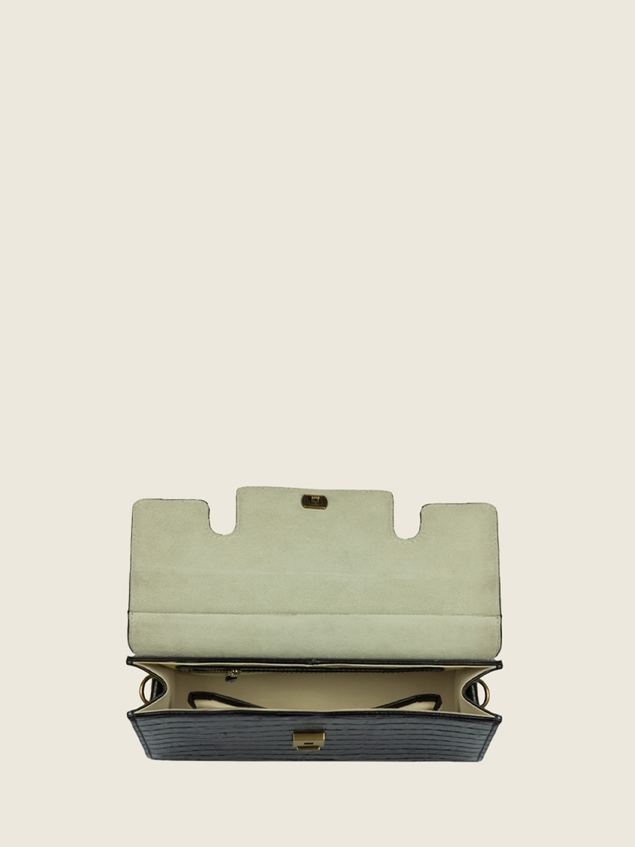 black-leather-baguette-bag-gabrielle-heritage-jet-black-paul-marius-ambient-view-picture-w42-cr-b