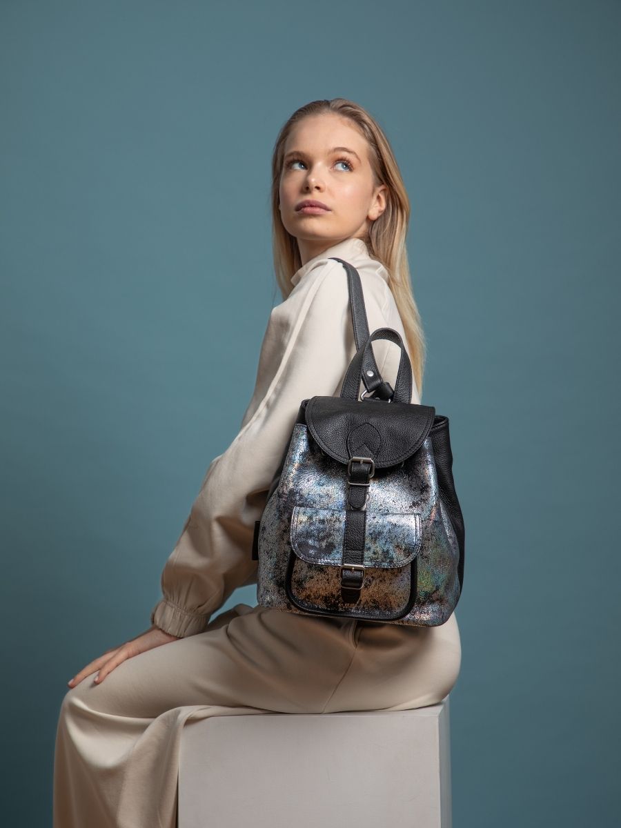holographic-leather-bagpack-lebaroudeur-galaxy-paul-marius-campaign-picture-m40-gal