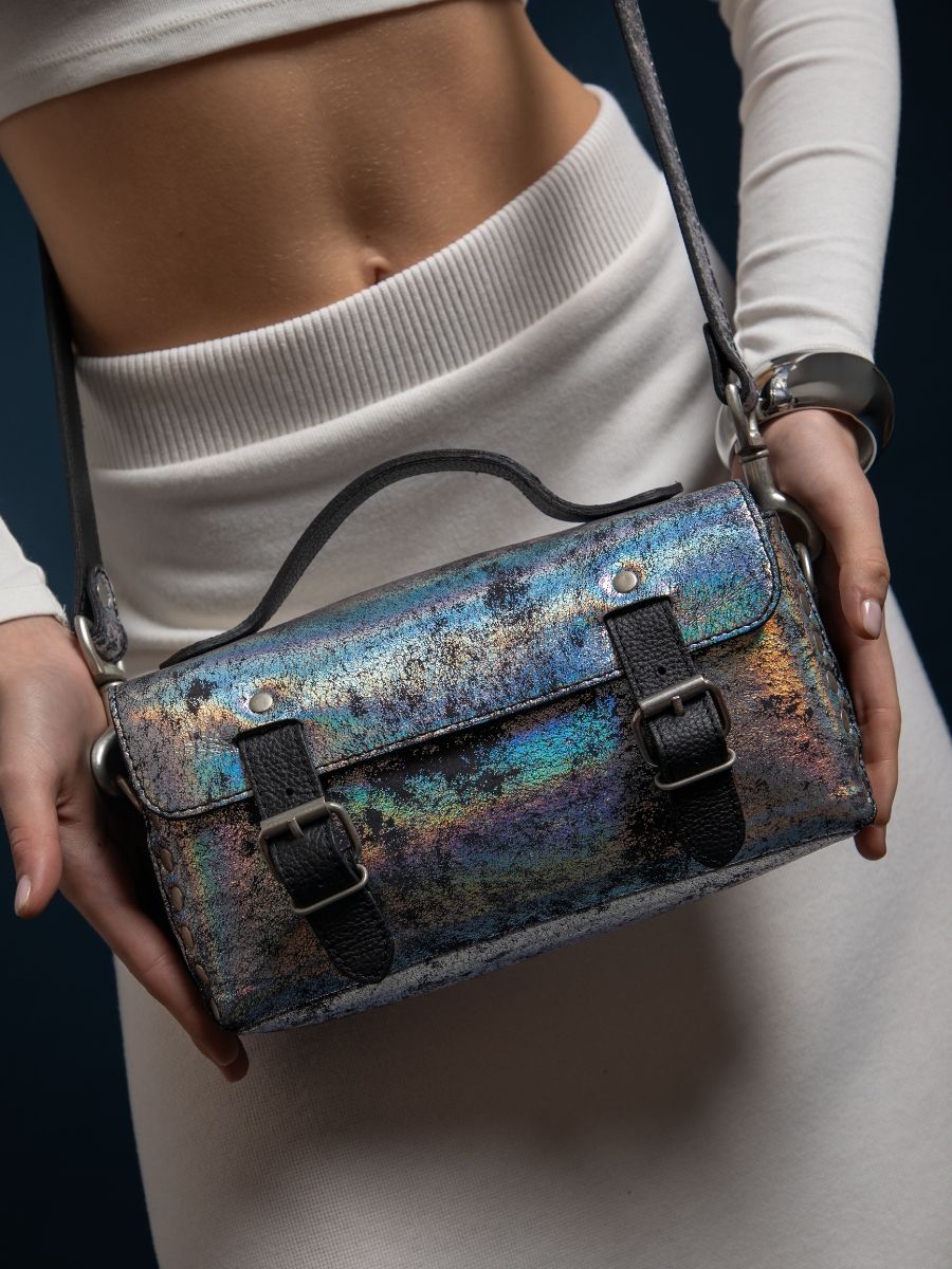 multicolored-leather-shoulderbag-lartisane-galaxy-paul-marius-campaign-picture-p02-gal