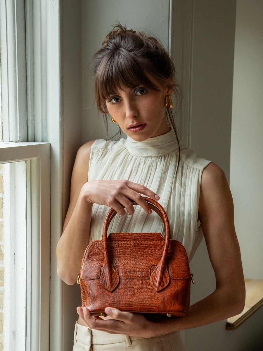 mini-leather-handbag-for-women-brown-front-view-picture-gisele-xs-1960-amber-paul-marius-w32xs-l-l
