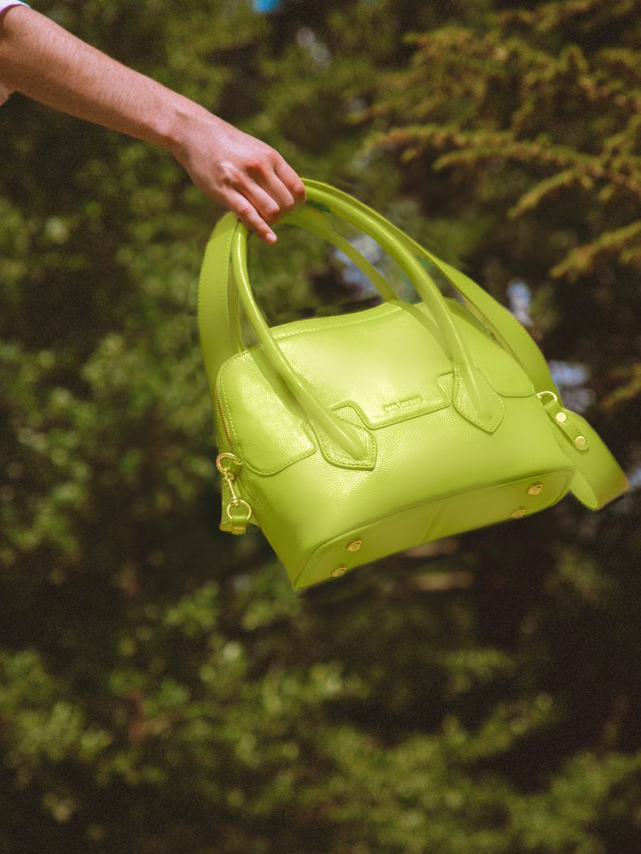 green-leather-handbag-gisele-s-sorbet-apple-paul-marius-focus-material-picture-w32s-sb-lgr