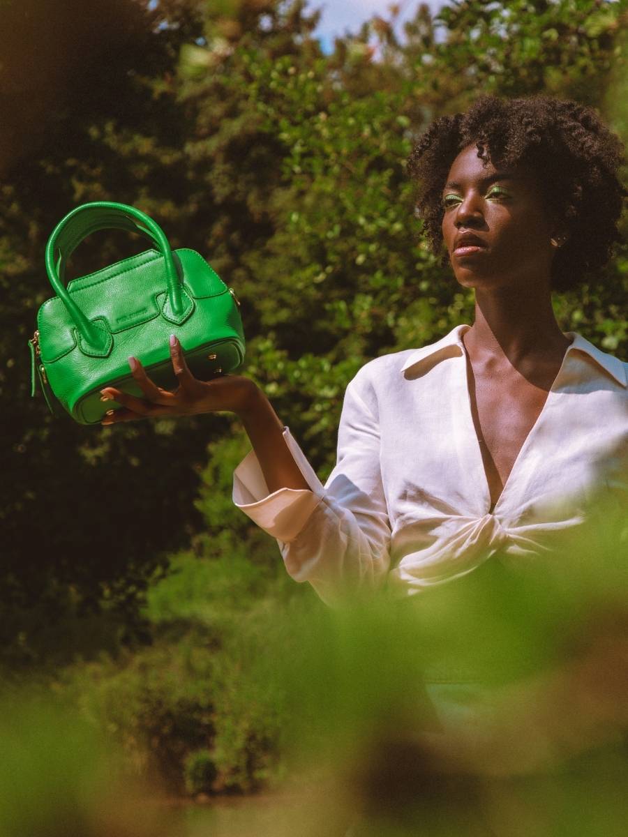 green-leather-mini-handbag-gisele-xs-sorbet-kiwi-paul-marius-focus-material-picture-w32xs-sb-gr