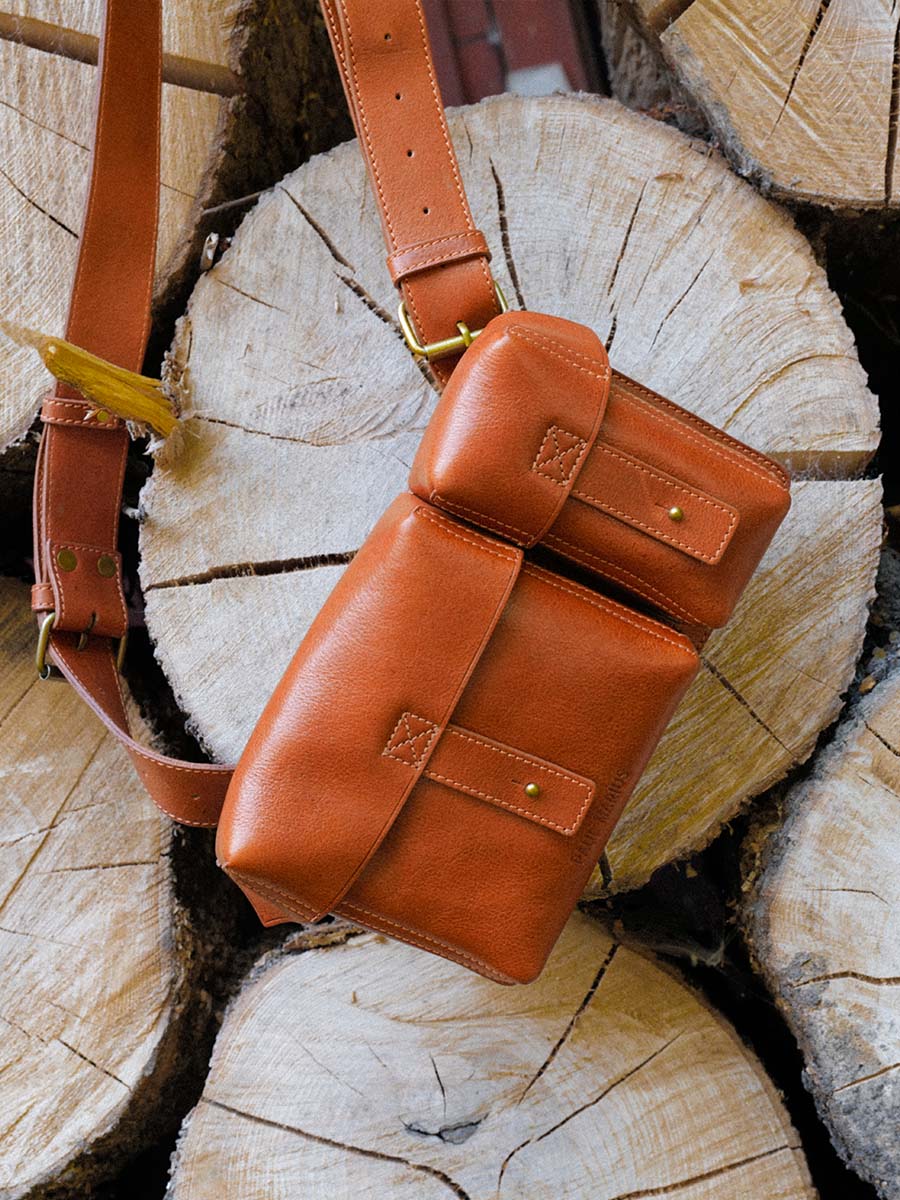 Brown Leather Crossbody Bag LaCartouchi re Oiled Cognac PAUL