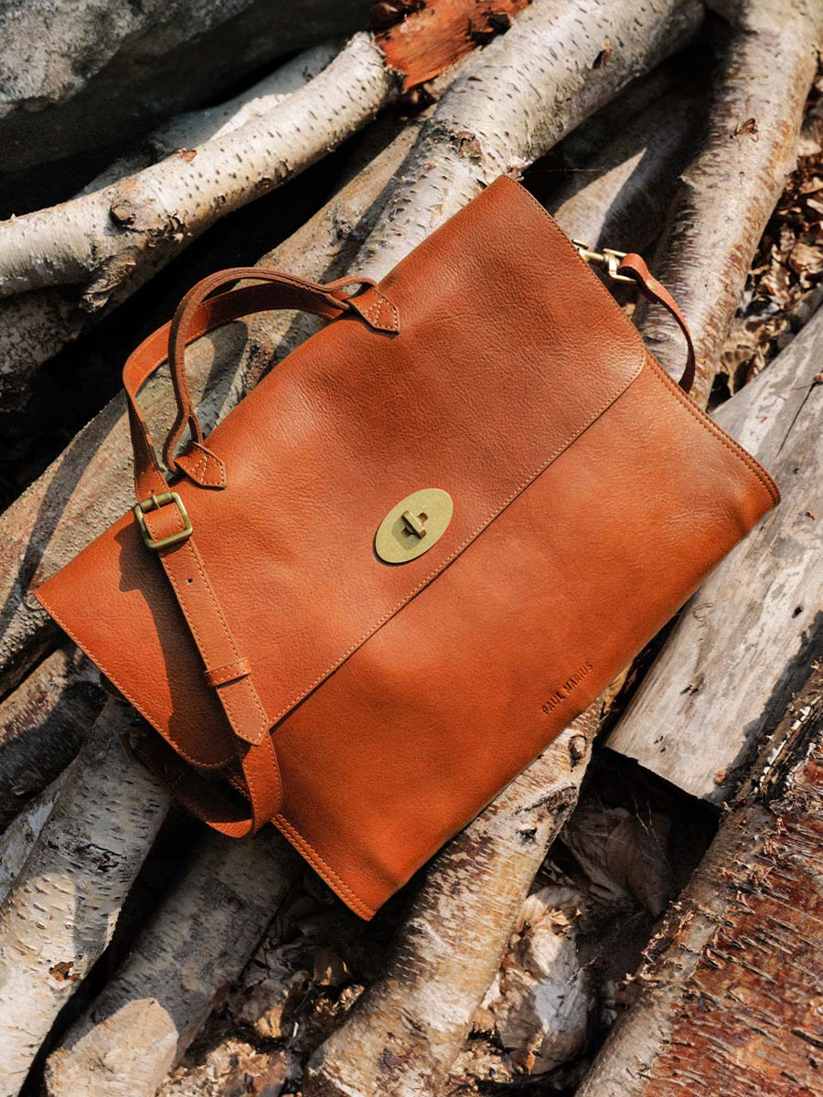 brown-leather-briefcase-close-up-picture-lecolporteur-oiled-cognac-paul-marius-3760125358161