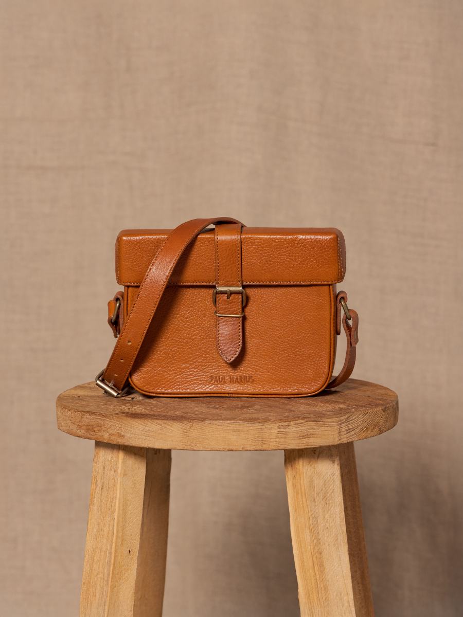 shoulder-bag-lecoquin-oiled-cognac-front-view-m405-ol