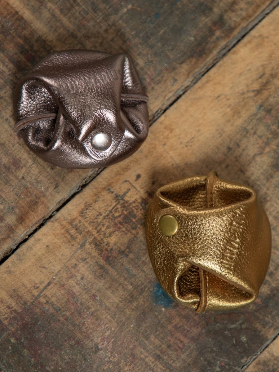 gold-leather-purse-lescarcelle-bronze-paul-marius-campaign-picture-m56-og