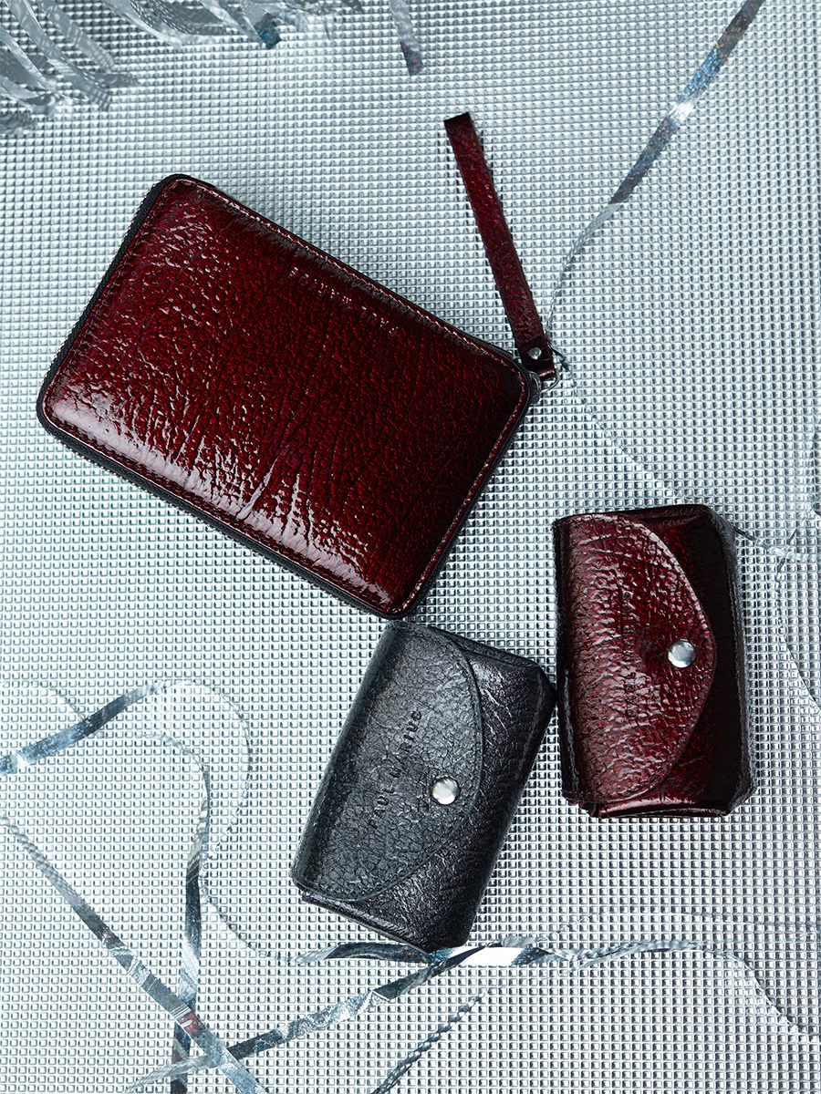 alice-leather-wallet-star-burgundy-ambient-view-m76-st-dr