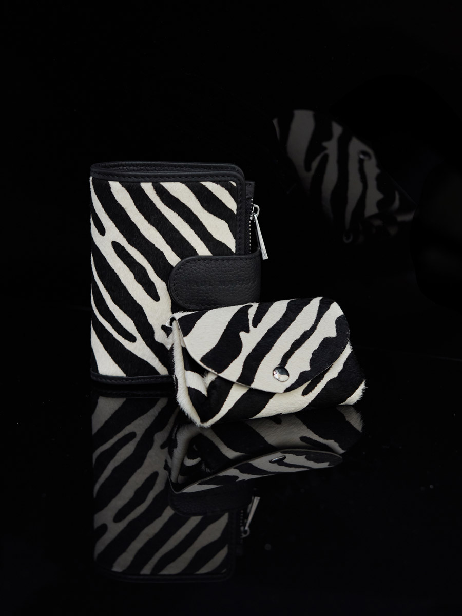 leather-purse-black-white-legustave-side-view-clp-ti-b-w 