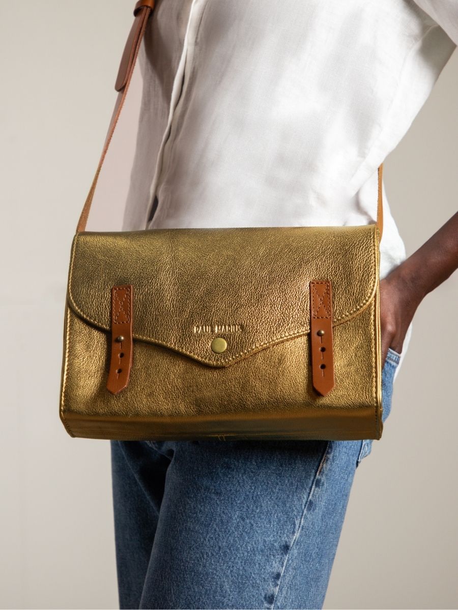 gold-leather-shoulder-bag-lindispensable-bronze-paul-marius-focus-material-picture-w08-og
