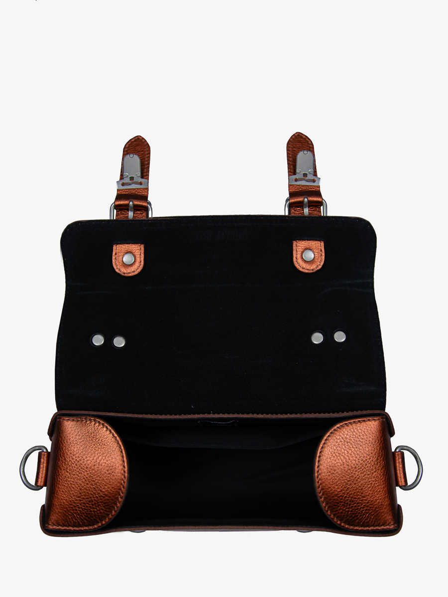 copper-leather-shoulderbag-lartisane-ginger-paul-marius-ambient-view-picture-p02-m-o