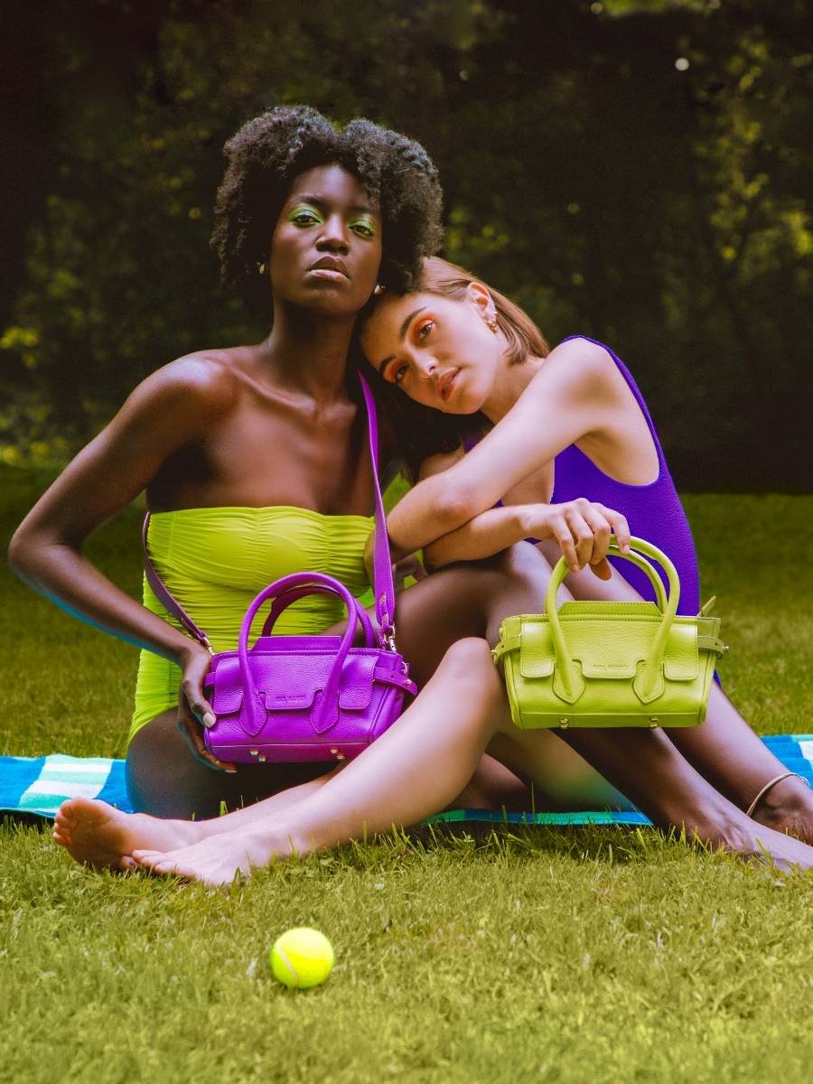 purple-leather-mini-handbag-madeleine-xs-sorbet-blackcurrant-paul-marius-focus-material-picture-w31xs-sb-p
