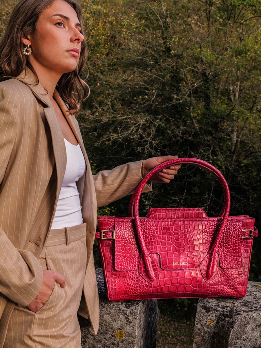 leather-shoulder-bag-for-woman-pink-front-view-picture-madeleine-alligator-tourmaline-paul-marius-3760125357164