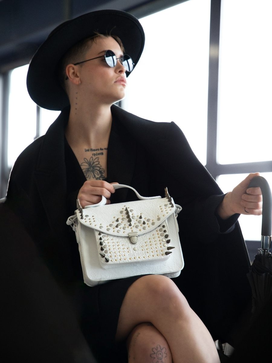 white-leather-cross-body-bag-mademoiselle-george-edition-noire-opus-paul-marius-ambient-view-picture-w05-bed-op4-w