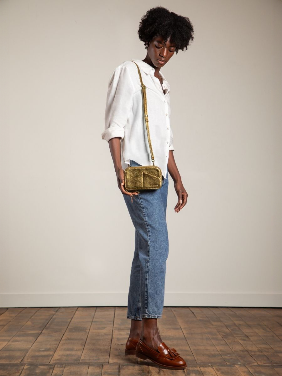 gold-leather-belt-bag-paula-bronze-paul-marius-campaign-picture-m66-og