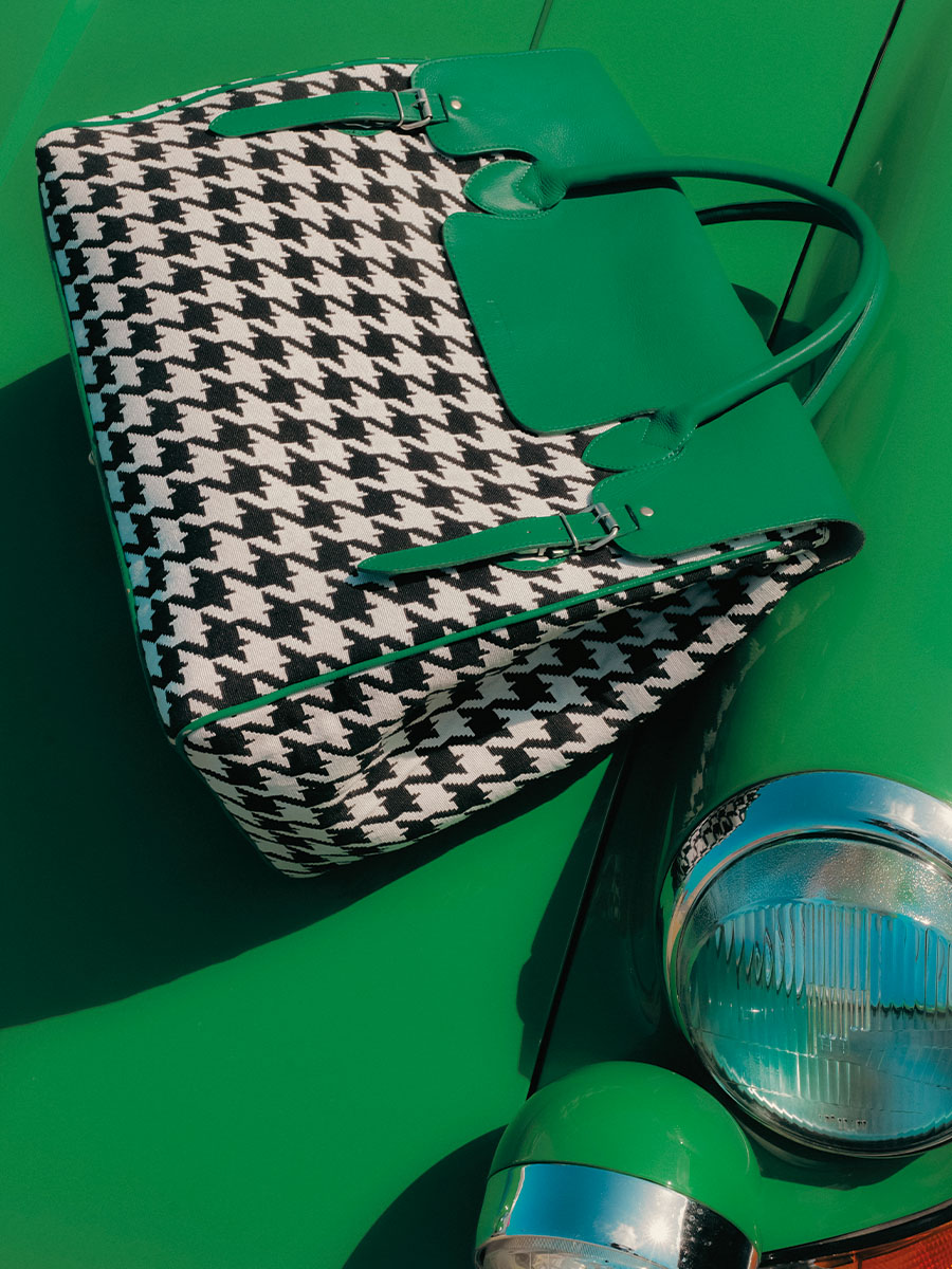 green-leather-travel-bag-rouen-delhi-allure-green-paul-marius-campaign-picture-m105-hs2-gr