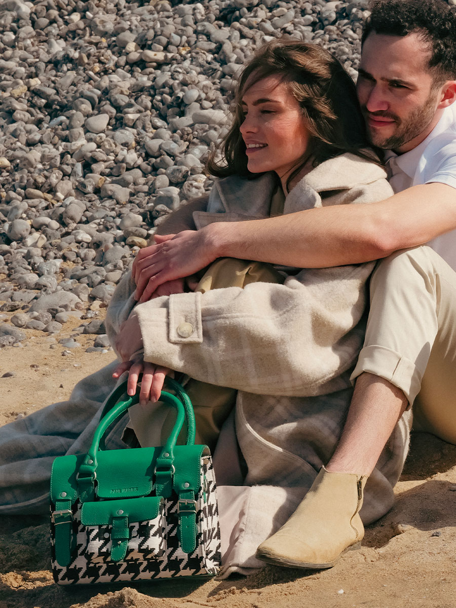 green-leather-handbag-lerive-gauche-s-allure-green-paul-marius-front-focus-material-picture-w01s-hs2-gr
