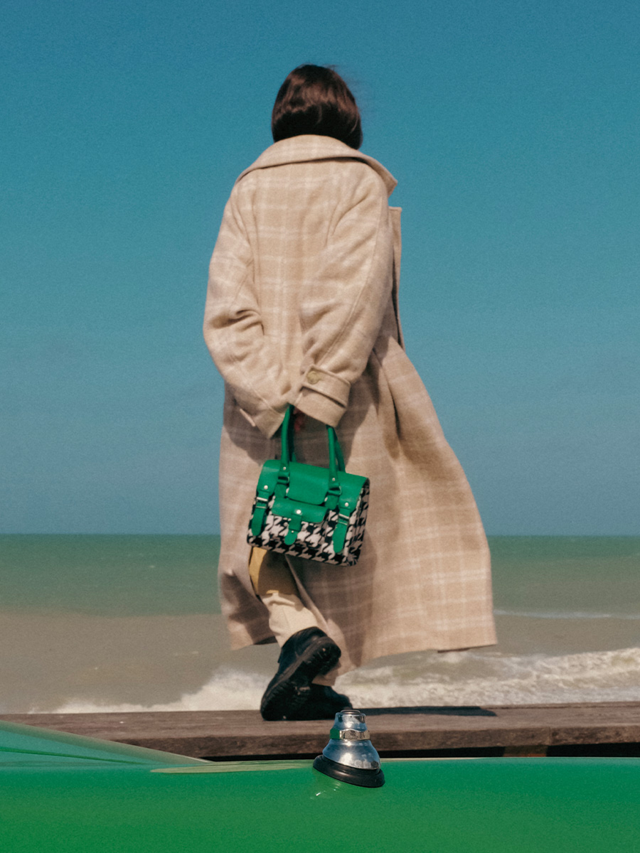 green-leather-handbag-lerive-gauche-s-allure-green-paul-marius-campaign-picture-w01s-hs2-gr