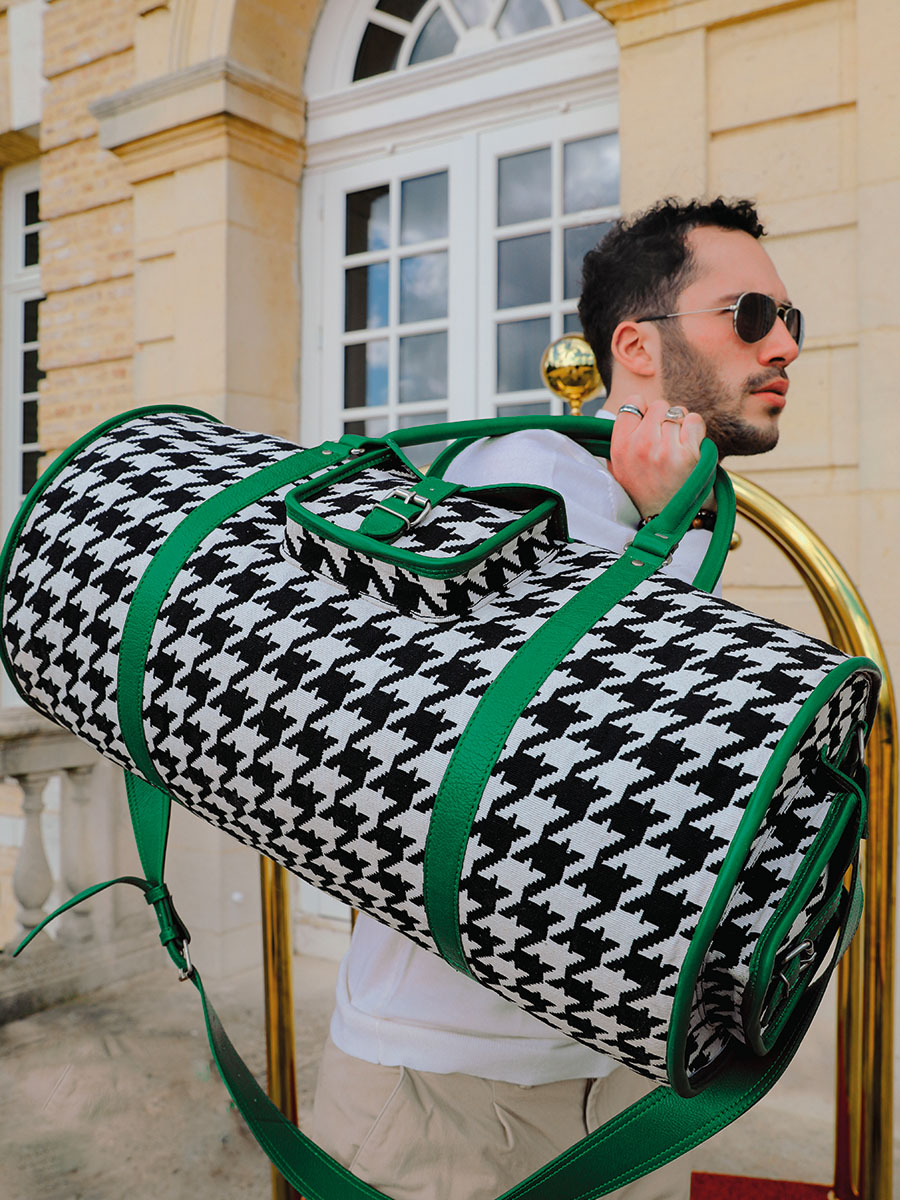 green-leather-travel-bag-levoyageur-xl-allure-green-paul-marius-campaign-picture-m08s60-hs2-gr