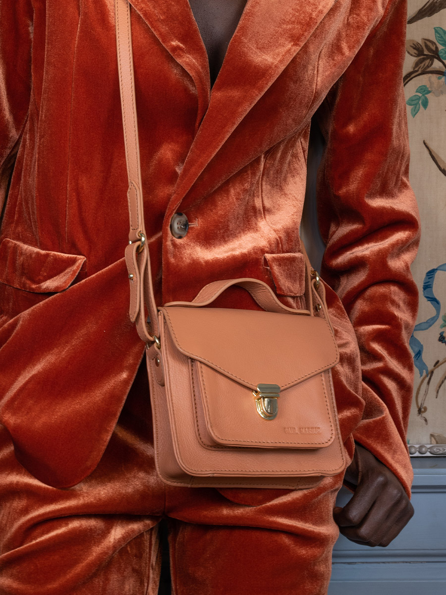 leather-cross-body-bag-for-women-brown-matter-texture-mademoiselle-george-xs-art-deco-caramel-paul-marius-3760125359403