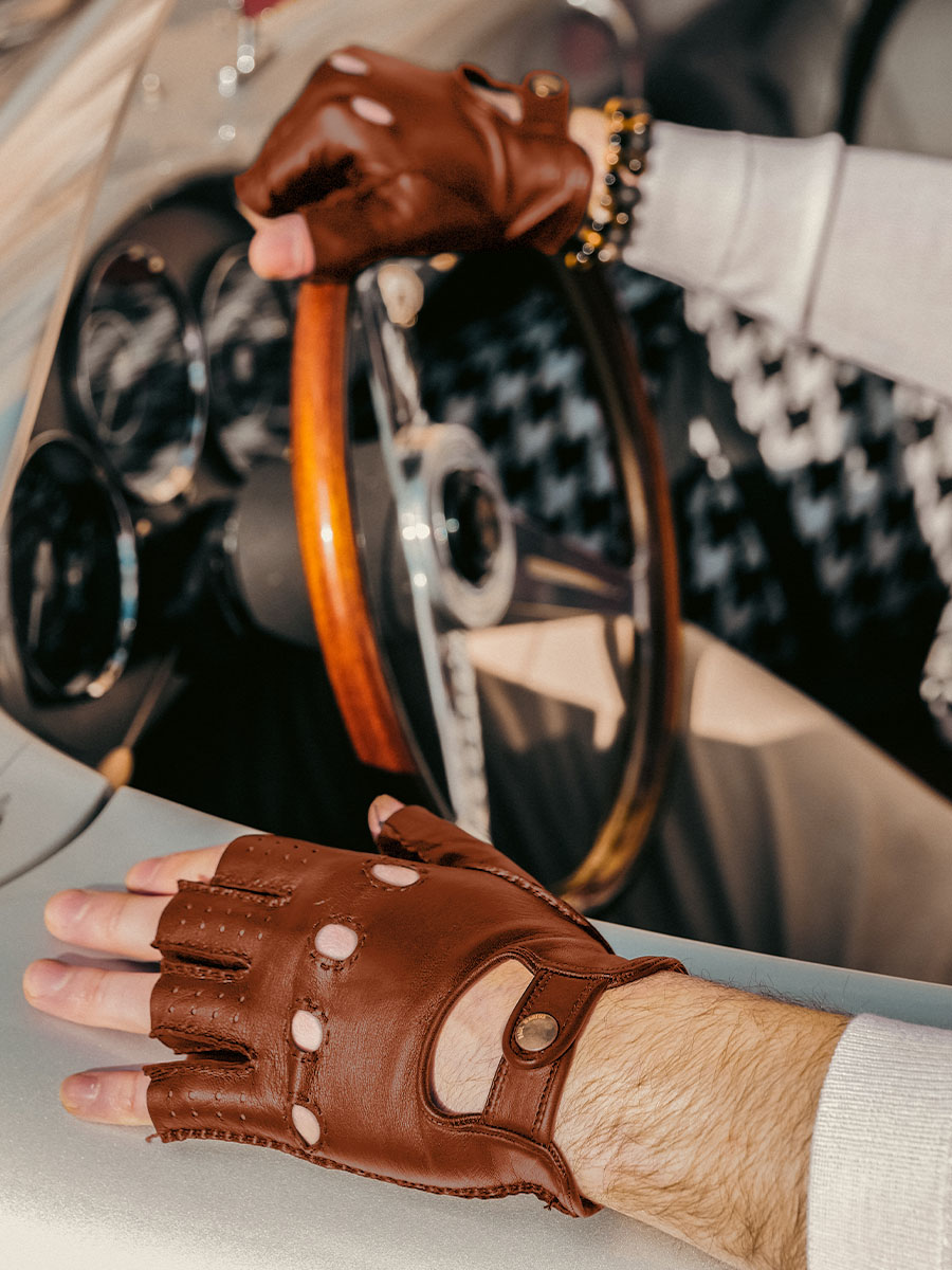 brown-leather-mittens-men-allure-paul-marius-front-view-picture