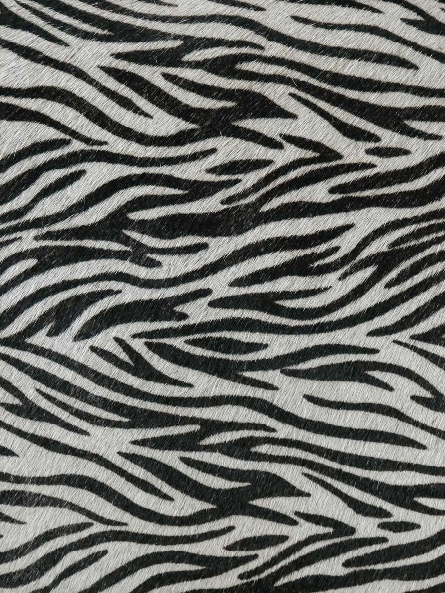 leather-baguette-bag-for-woman-zebra-matter-texture-lebaguette-safari-paul-marius-