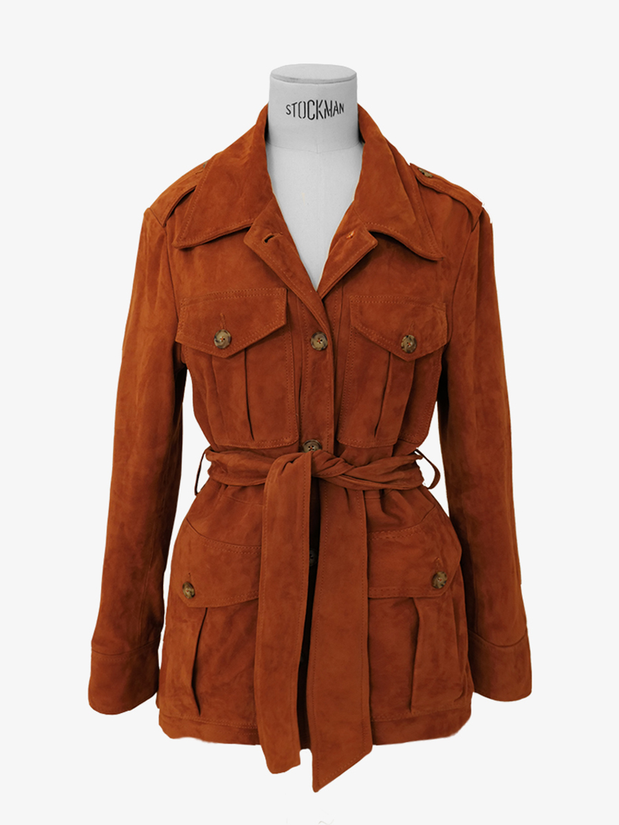 leather-safari-jacket-for-woman-side-view-picture-lasaharienne-rodeo-cognac-paul-marius 