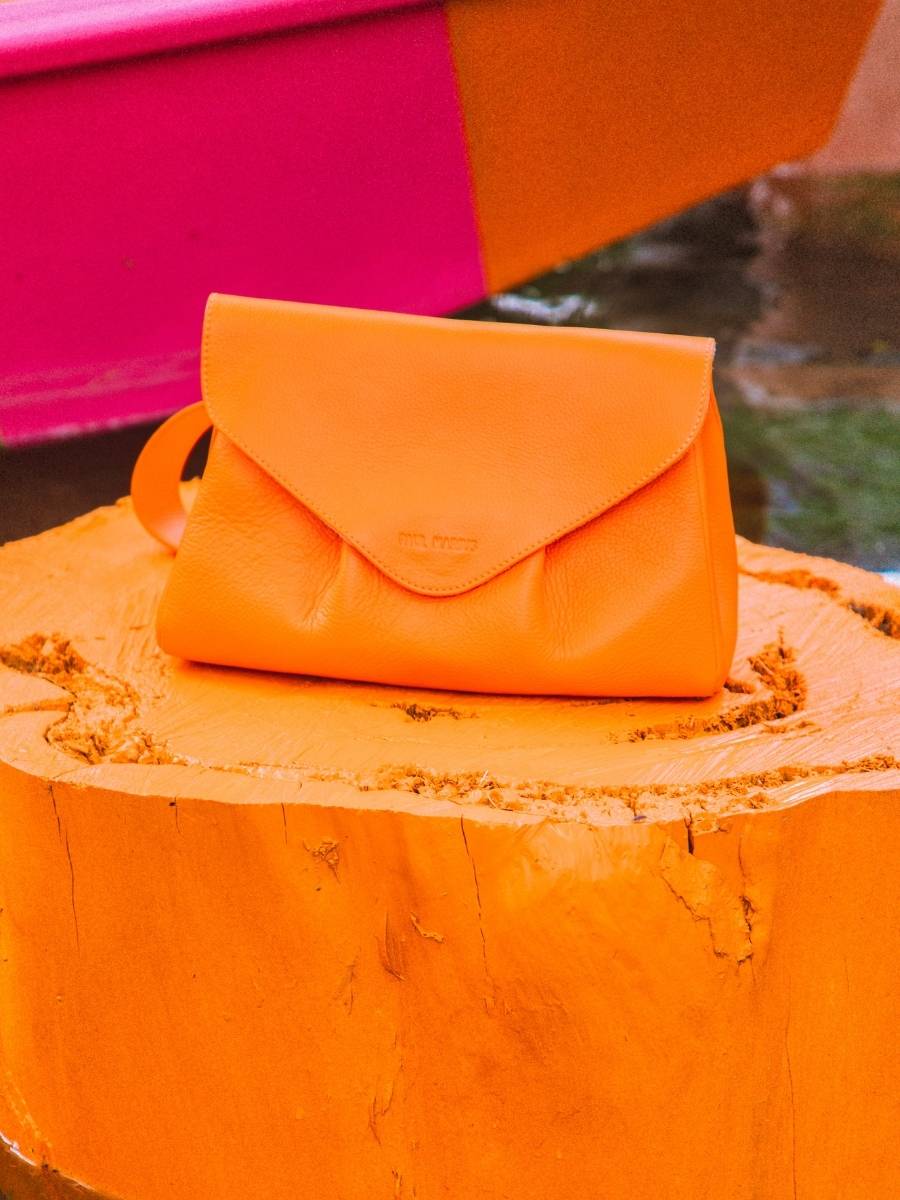 orange-leather-cross-body-bag-suzon-m-sorbet-mango-paul-marius-front-view-picture-w25m-sb-o