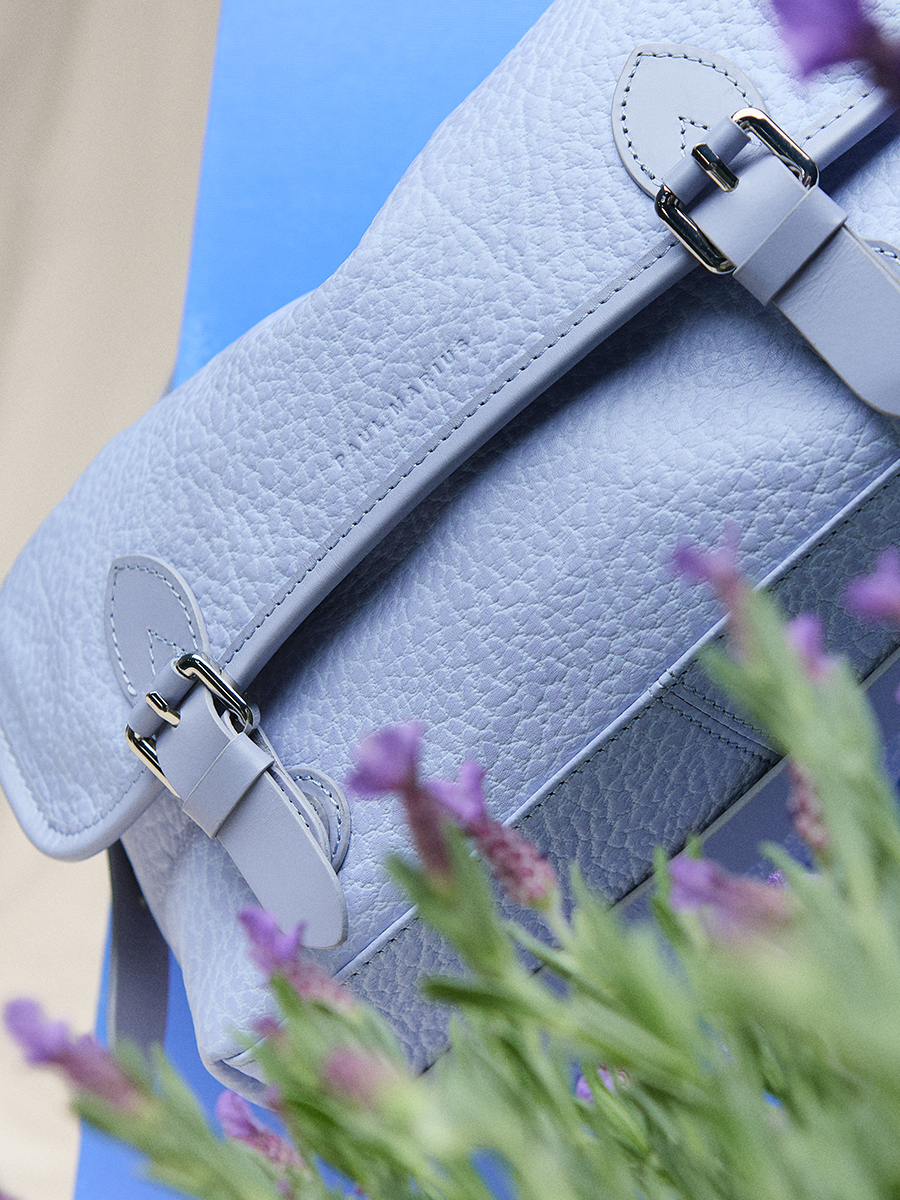 Purple leather crossbody bag Loulou  - Lavender side view
