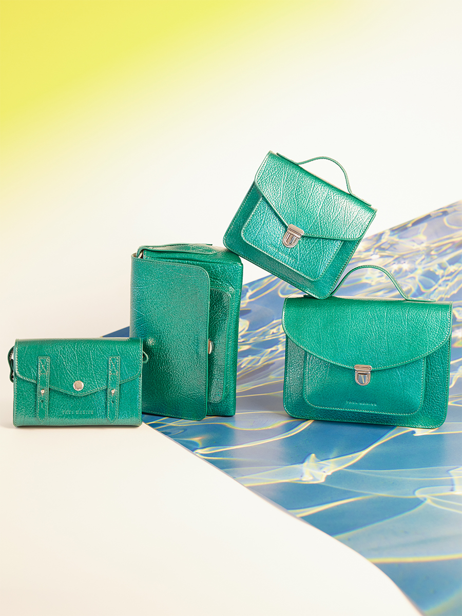 Blue leather crossbody bag Diane S - Lagoon Star focus material photo