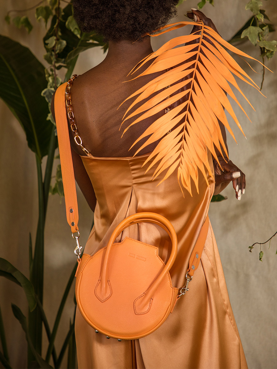 orange-leather-handbag-for-women-aline-pastel-apricot-paul-marius-campaign-picture-w34s-pt-o