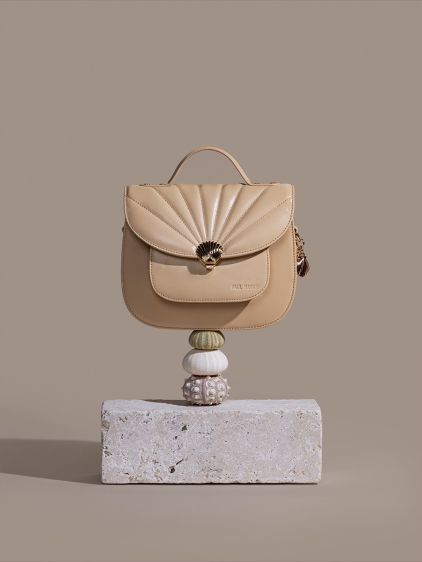 Mademoiselle George Coquillage - Sand