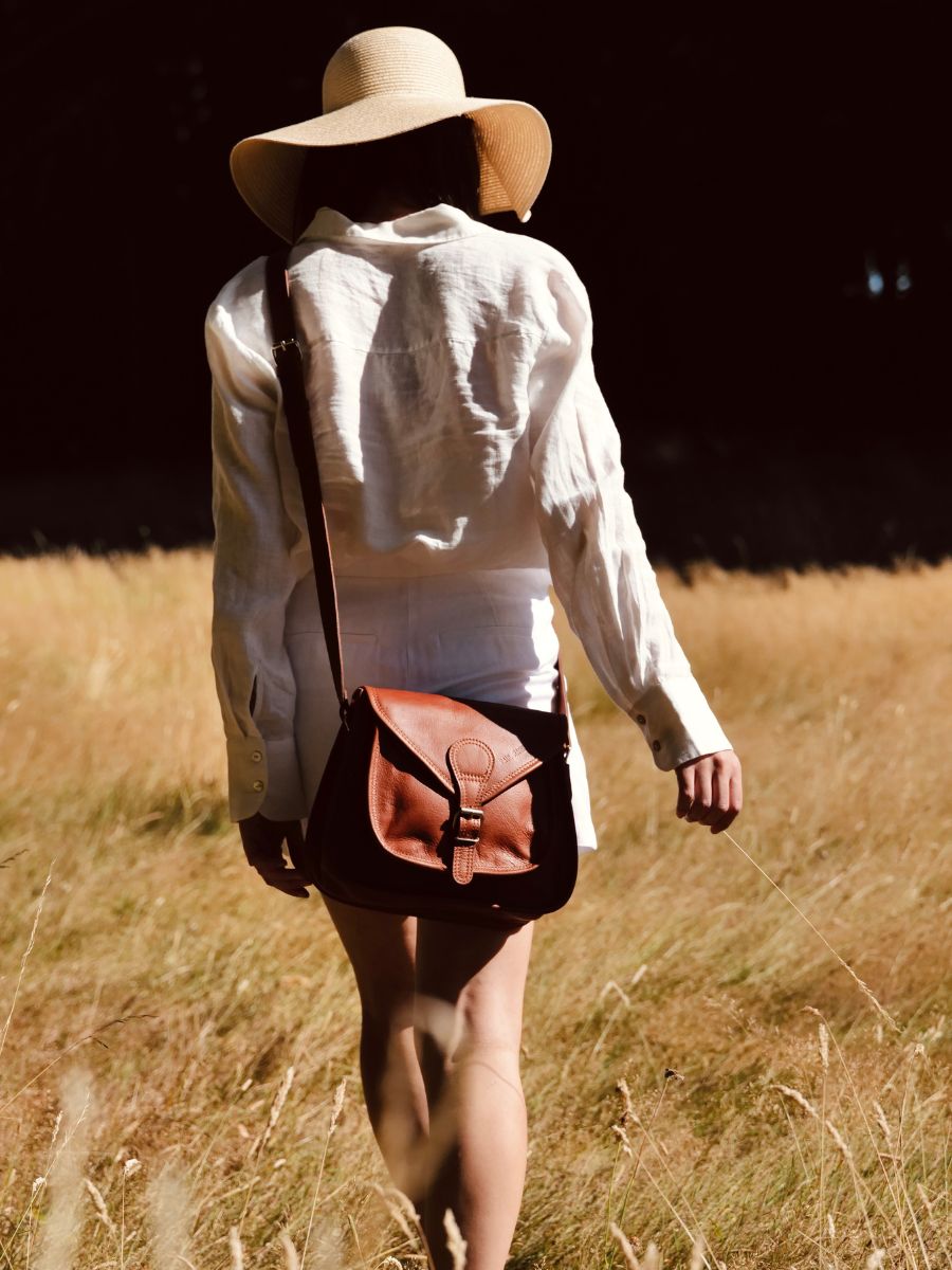 Light brown sale shoulder bag