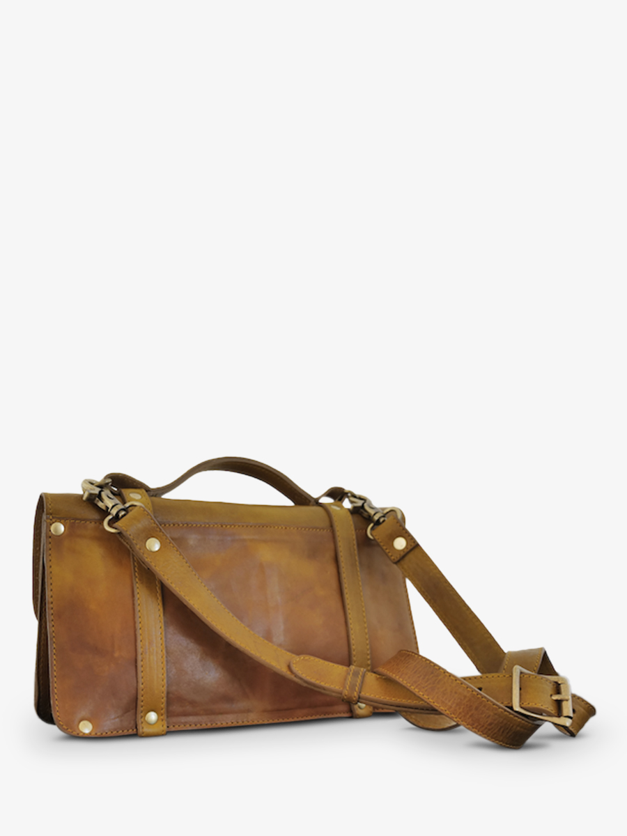 leather-shoulder-bag-for-woman-brown-side-view-picture-lenveloppe-reedition-oiled-honey-paul-marius-3760125355511