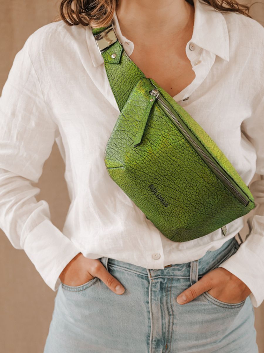 leather-fanny-pack-green-side-view-picture-labanane-absinthe-paul-marius-3760125353753