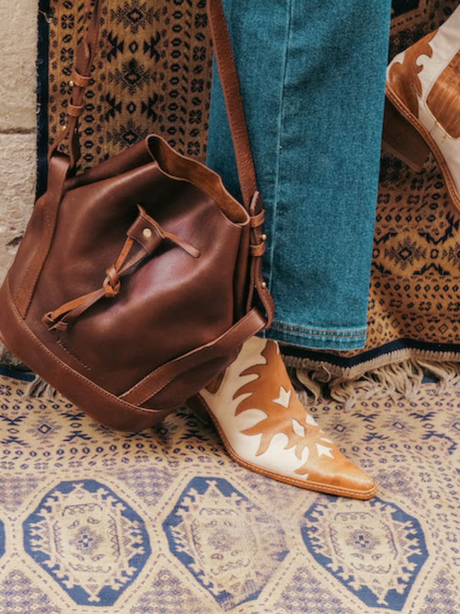 bucket-bag-for-woman-brown-rear-view-picture-laumoniere-oiled-brown-paul-marius-3760125355436