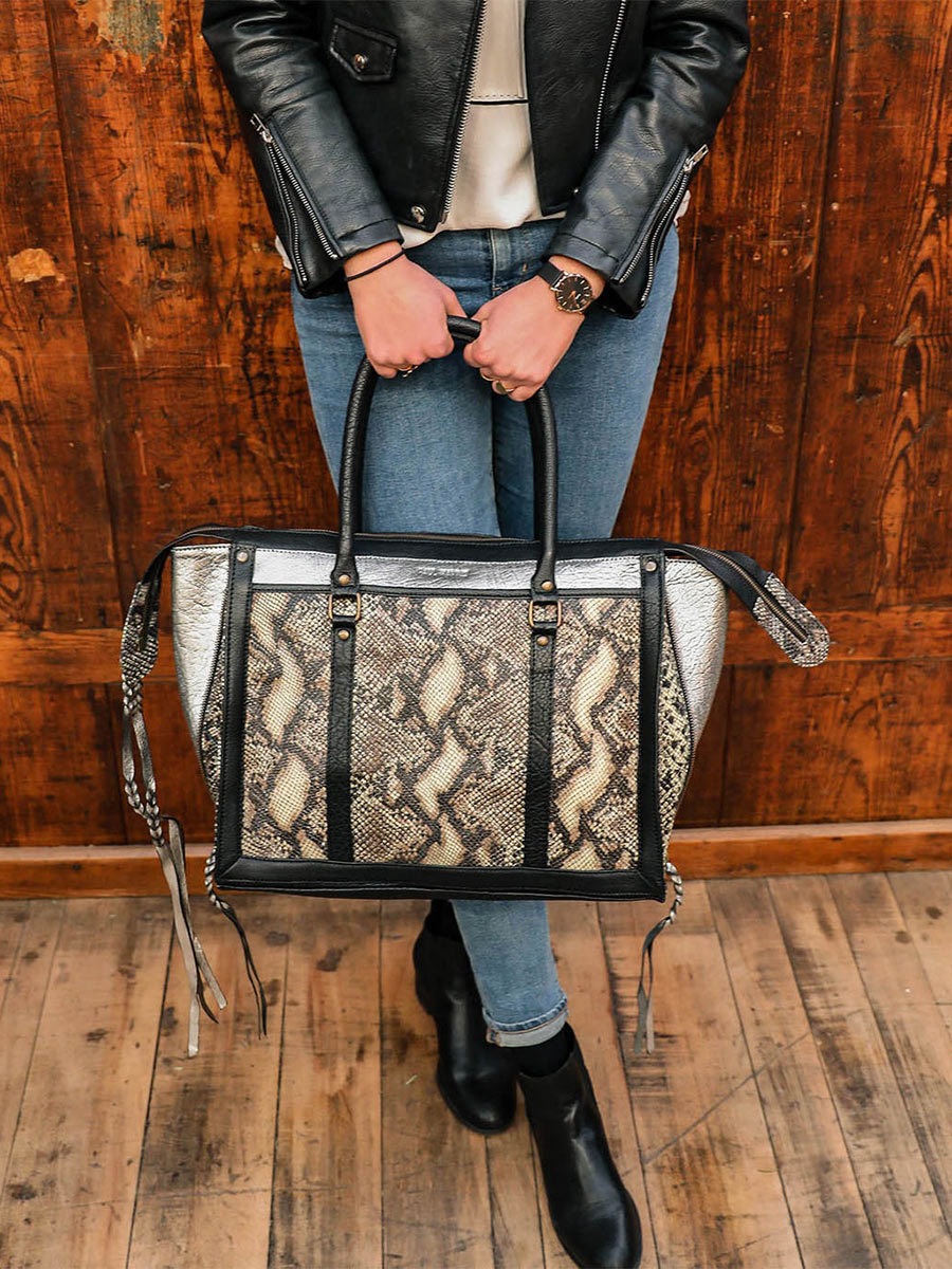 leather-hand-bag-for-women-silver-black-picture-parade-lerive-droite--l--python-silver-black-paul-marius-3760125339085