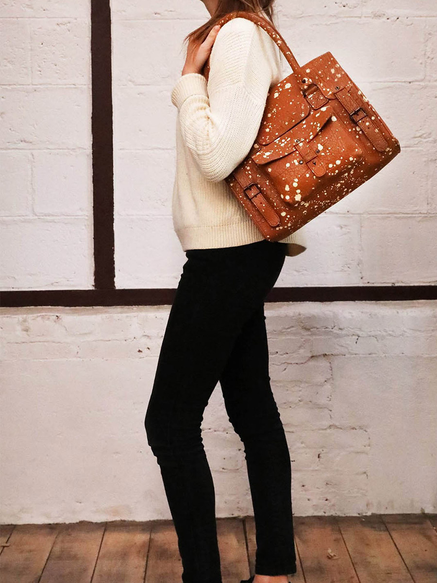 leather-shoulder-bag-for-woman-beige-interior-view-picture-lerive-gauche-artiste--m-sand-paul-marius-3760125335230