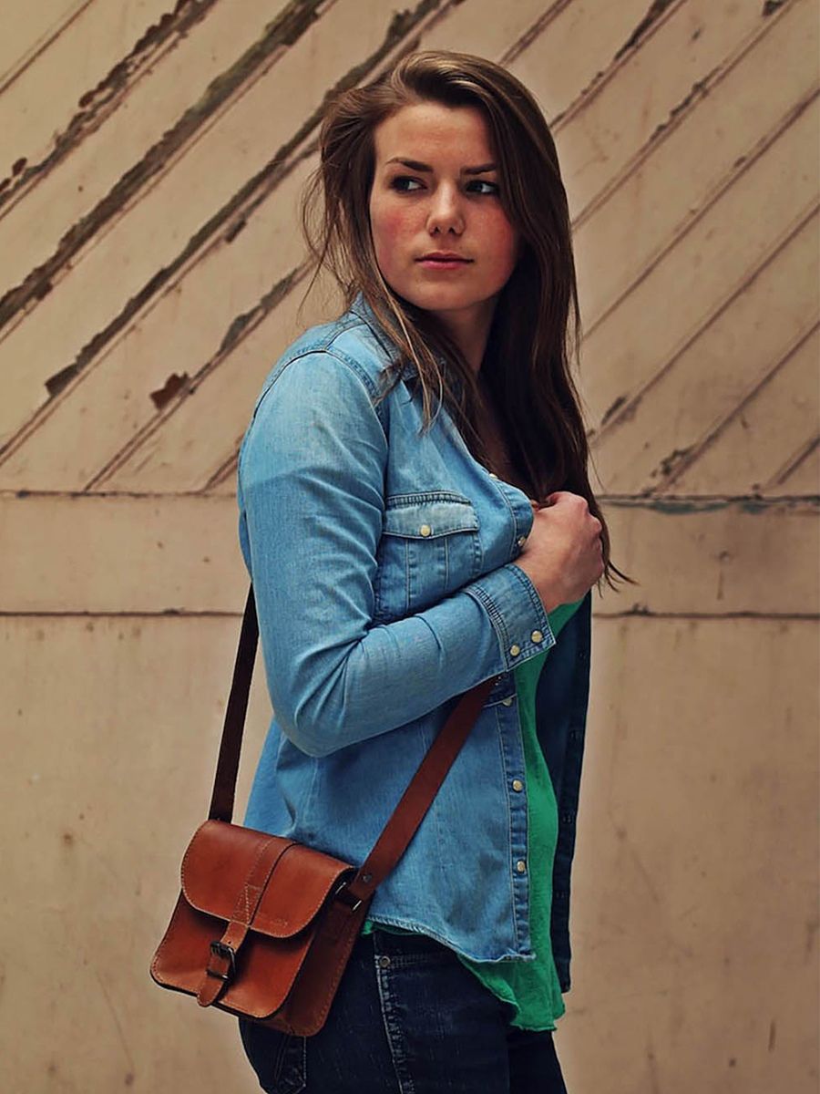 small-leather-shoulder-bag-for-woman-brown-picture-parade-lessentiel-light-brown-paul-marius-3770003007883